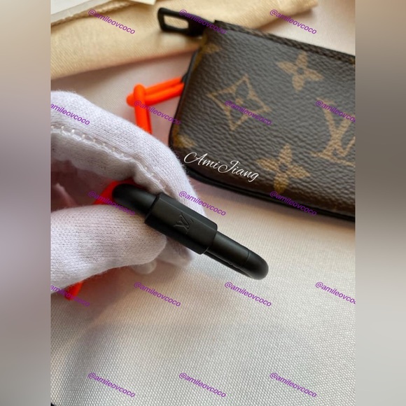 🦄Unicorn! LOUIS VUITTON x VIRGIL ABLOH POCHETTE CLE MONOGRAM Coin/Card holder🦄 - Picture 2 of 8